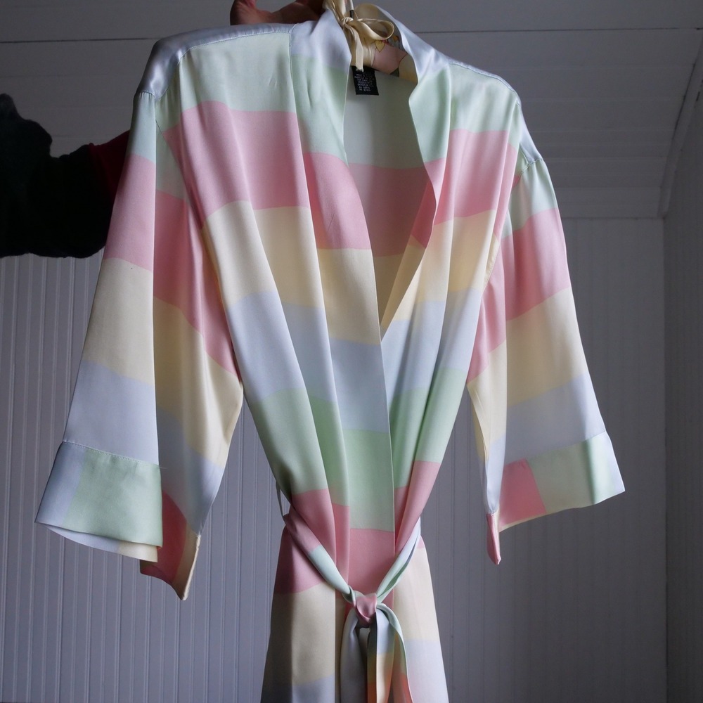 Modern August Silk pastel striped silk wrap robe - Picture 7 of 8